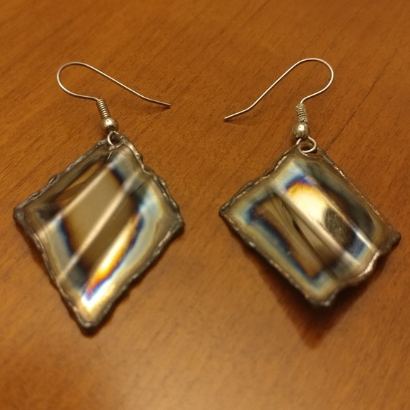 Metal Earrings - Picture 1 of 2